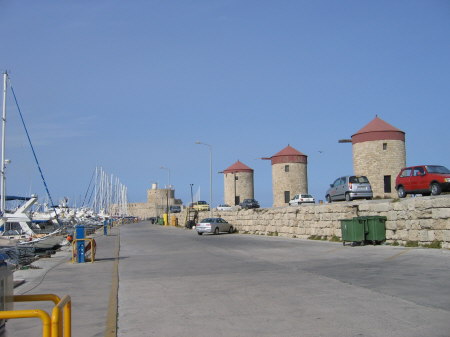 zur�ck im Mandraki-Hafen